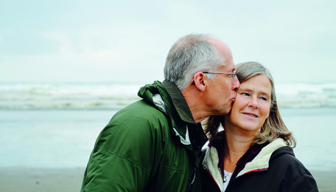 Zorg jij voor iemand thuis die intensieve zorg nodig heeft? Bijvoorbeeld voor je partner, je zelfstandige wonende moeder of een goede vriend? En merk je dat er meer (professionele) zorg nodig is dan jij kunt bieden in combinatie met bijvoorbeeld zorg vanuit de Wet Maatschappelijke Ondersteuning (Wmo) of vanuit de zorgverzekeringswet?